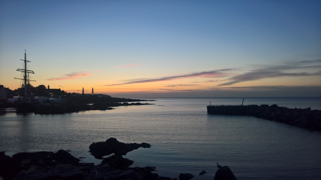 Solnedgang over folkemødet. 