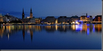 800px-Binnenalster_am_Abend[1]