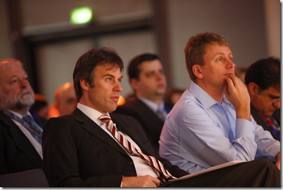 Achim Berg und ich lauschen der Keynote 